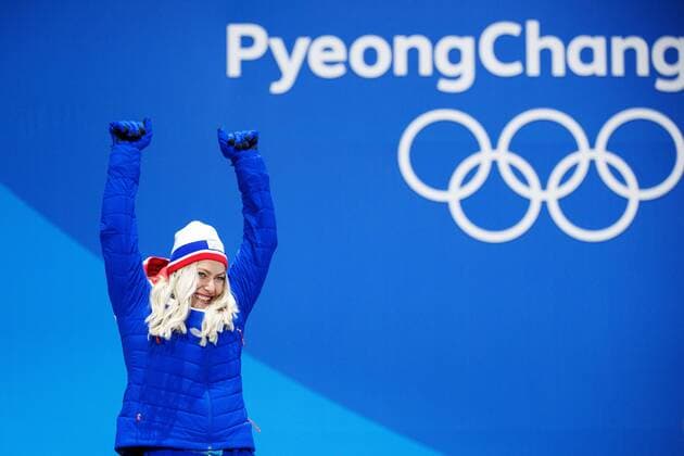 180215 Ragnild Mowinckel of Norway (silver) celebrate at a Medal Ceremony for Women s Giant Slalom during day six of the 2018 Winter Olympics on February 15, 2018 in Pyeongchang. Photo: Joel Marklund BILDBYRAN kod JM 87625 Copyright: JOELxMARKLUND BB180215JM139