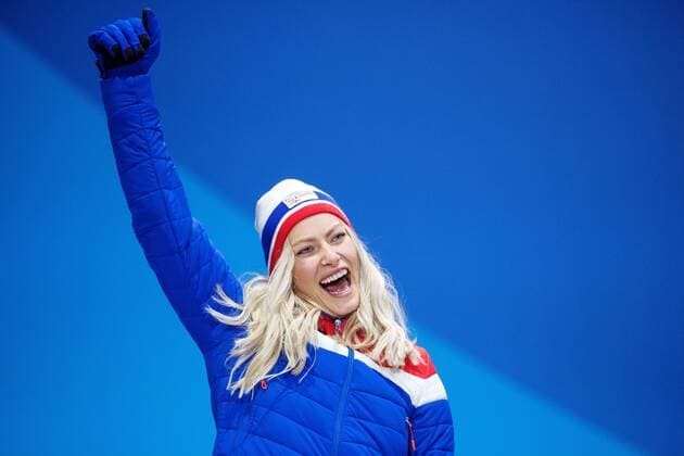 180215 Ragnild Mowinckel of Norway (silver) celebrate at a Medal Ceremony for Women s Giant Slalom during day six of the 2018 Winter Olympics on February 15, 2018 in Pyeongchang. Photo: Joel Marklund BILDBYRAN kod JM 87625 Copyright: JOELxMARKLUND BB180215JM140