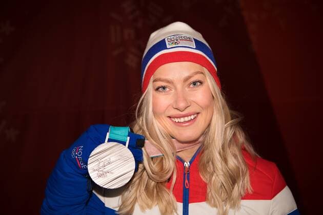 180215 Ragnhild Mowinckel of Norway poses with her silver medal after a Medal Ceremony for Women s Alpine Skiing Giant Slalom during day six of the 2018 Winter Olympics on February 15, 2018 in Pyeongchang. Photo: Joel Marklund BILDBYRN kod JM 87625 Copyright: JOELxMARKLUND BB180215JM143
