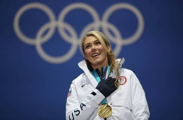 PyeongChang 2018, Ski Alpin, Riesenslalom der Damen, Siegerehrung OLYMPICS - 2018 Winter Olympics PYEONGCHANG,SOUTH KOREA,15.FEB.18 - OLYMPICS, ALPINE SKIING - Olympic Winter games Winterspiele Spiele Summer games PyeongChang 2018, medal plaza, slalom, ladies, award ceremony. Image shows Mikaela Shiffrin (USA). Keywords: medal. GEPAxpictures xAndreasxPranter
