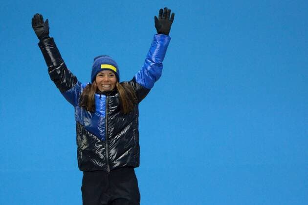 PyeongChang 2018, Langlauf, 10km Freistil der Damen, Siegerehrung February 15, 2018 - Pyeongchang, South Korea - CHARLOTTE KALLA of Sweden celebrates receiving the silver medal for the Ladies 10km Free cross-country event In the PyeongChang Olympic Games Olympische Spiele Olympia OS PyeongChang 18: Cross Country Skiing Women zSweden - ZUMAl132 20180215_zap_l132_017 Copyright: xChristopherxLevyx