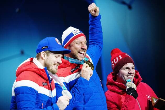 PyeongChang 2018, Ski Alpin, Abfahrt der Herren, Siegerehrung 180215 Kjetil Jansrud of Norway (silver), Aksel Lund Svindal of Norway (gold) and Beat Feuz of Switzerland (bronze) celebrate at a Medal Ceremony for Alpine Skiing Downhill during day six of the 2018 Winter Olympics on February 15, 2018 in Pyeongchang. Photo: Joel Marklund BILDBYRAN kod JM 87625 Copyright: JOELxMARKLUND BB180215JM150