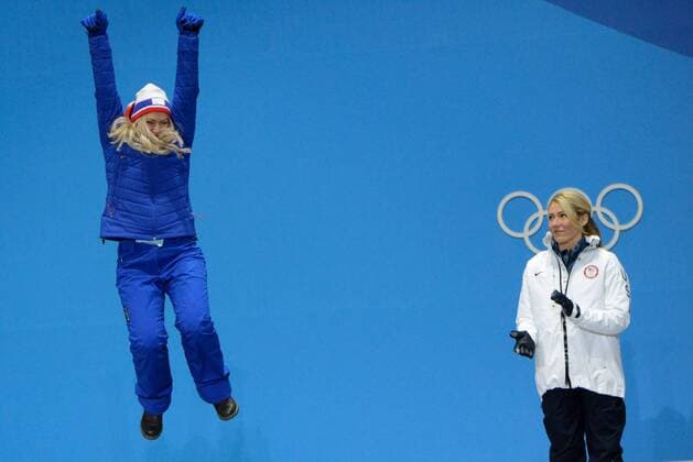Olympia-Bilder des Tages - SPORT PyeongChang 2018, Ski Alpin, Riesenslalom der Damen, Siegerehrung February 15, 2018 - Pyeongchang, South Korea - RAGNHILD MOWINCKEL of Norway celebrates getting the silver medal for the Ladies Giant Slalom event in the PyeongChang Olympic Games Olympische Spiele Olympia OS PyeongChang 18: Alpine Skiing Women - ZUMAl132 20180215_zap_l132_058 Copyright: xChristopherxLevyx