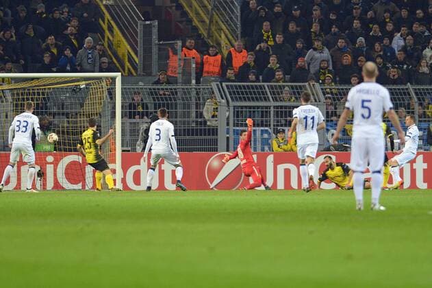 Dortmund, Germany 15.02.2018, UEFA Europa League - 2017 18 Season, Sechzehntelfinale, Tor zum 1:1 Ausgleich durch Josip Ilicic (Bergamo), rechts ( DeFodi521