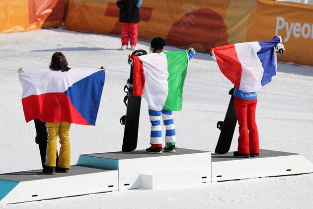 PyeongChang 2018 - Highlights der Olympischen Spiele February 16, 2018 - PyeongChang, South Korea - (L-R) EVA SAMKOVA of Czech Republic, MICHELA MOIOLI of Italy, and JULIA PEREIRA DE SOUSA MABILEAU of France during the venue podium ceremny for Ladies Snowboard Cross Big Final at Phoenix Snow Park during the 2018 Pyeongchang Winter Olympic Games Olympische Spiele Olympia OS PyeongChang 18: Snowboard Women  - ZUMA 20180216_mda_m30_282 Copyright: xScottxMcxKiernanx