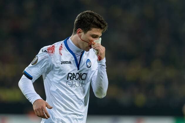 Dortmund, Germany 15.02.2018, UEFA Europa League - 2017 18 Season, Sechzehntelfinale, Mattia Caldara (Bergamo) verletzt ( DeFodi001