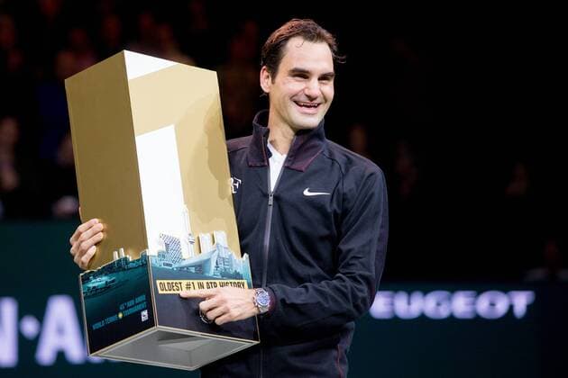 Roger Federer with oldest 1 in ATP Tennis Herren History trophy Rotterdam Roger Federer v Robin Haase xVIxVIxImagesx xTomxBodexMultimediaxIVx 10083005