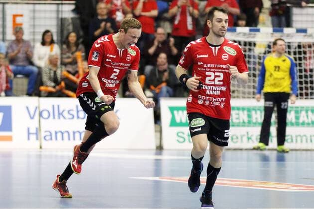 v.l. Lukas Blohme (ASV Hamm-Westfalen 2), Vyron Papadopoulos (ASV Hamm-Westfalen 22), ASV Hamm-Westfalen vs DJK Rimpar Woelfe, Handball, 2. Bundesliga, 17.02.2018, Hamm Copyright: xEIBNER JanxStrohdiekx EP_JSK