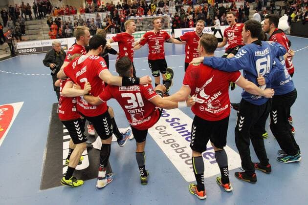 Siegesjubel bei ASV Hamm-Westfalen, ASV Hamm-Westfalen vs DJK Rimpar Woelfe, Handball, 2. Bundesliga, 17.02.2018, Hamm Copyright: xEIBNER JanxStrohdiekx EP_JSK