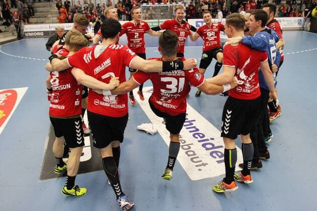 Siegesjubel bei ASV Hamm-Westfalen, ASV Hamm-Westfalen vs DJK Rimpar Woelfe, Handball, 2. Bundesliga, 17.02.2018, Hamm Copyright: xEIBNER JanxStrohdiekx EP_JSK