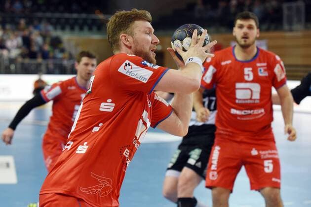 2. Handball-Bundesliga: HC Rhein Vikings - HBW Balingen-Weilstetten; Lars Friedrich, hinten: Tobias Wagner ( HBW Balingen ) Duesseldorf Copyright: xEIBNER DietrichxJanickix EP_DJA