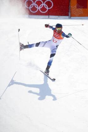 Olympia-Bilder des Tages - SPORT OLYMPICS - 2018 Winter Olympics PYEONGCHANG,SOUTH KOREA,18.FEB.18 - OLYMPICS, ALPINE SKIING - Olympic Winter games Winterspiele Spiele Summer games PyeongChang 2018, giant slalom, men. Image shows Samu Torsti (FIN). GEPAxpictures xChristianxWalgram