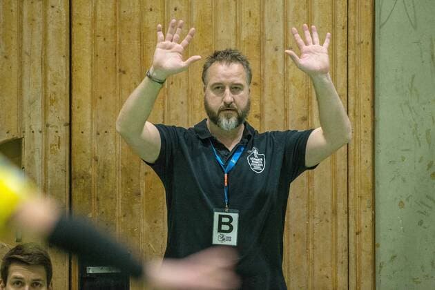 Pascal Morgant (Nellingen) zeigt die Finger beim Spiel Borussia Dortmund vs. TV Nellingen, Handball, Damen, 1. Bundesliga, 17.02.2018 Dortmund Copyright: xEIBNER MarioxHommesx EP_MHS