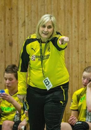 Cheftrainerin Ildiko Barna (Dortmund) zeigt mit dem Finger beim Spiel Borussia Dortmund vs. TV Nellingen, Handball, Damen, 1. Bundesliga, 17.02.2018 Dortmund Copyright: xEIBNER MarioxHommesx EP_MHS