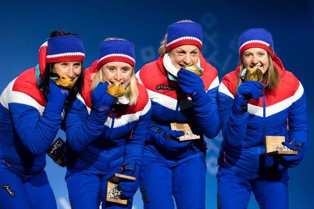 PyeongChang 2018 - Langlauf, 4x5km Staffel Damen Siegerehrung 180218 Marit Bjorgen, Ragnhild Haga, Ingvild Flugstad ostberg and Astrid Uhrenholdt Jacobsen of Norway, Gold, celebrating at a Medal Ceremony for Ladies 4x5 5 km relay during day nine of the 2018 Winter Olympics on February 18, 2018 in Pyeongchang. Photo: Petter Arvidson BILDBYRAN kod PA 91980 Copyright: PETTERxARVIDSON BB180218PA122