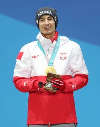 (180218) -- PYEONGCHANG, Feb. 18, 2018 -- Champion Poland s Kamil Stoch poses for photos during medal ceremony of men s large hill individual event of Ski jumping Skispringen Ski nordisch at at 2018 PyeongChang Winter Olympic Games Olympische Spiele Olympia OS at Medal Plaza, PyeongChang, Feb. 18, 2018. ) (SP)OLY-SOUTH KOREA-PYEONGCHANG-SKI JUMPING-MEN S LARGE HILL INDIVIDUAL-MEDAL CEREMONY Lixgang 