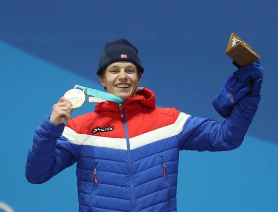 PyeongChang 2018 - Ski Freestyle, Slopestyle Herren Siegerehrung (180218) -- PYEONGCHANG, Feb. 18, 2018 -- Gold medalist Oystein Braaten of Norway poses for photos during medal ceremony of men s ski slopestyle of freestyle skiing at the 2018 PyeongChang Winter Olympic Games Olympische Spiele Olympia OS at Medal Plaza, PyeongChang, Feb. 18, 2018. ) (SP)OLY-SOUTH KOREA-PYEONGCHANG-FREESTYLE SKIING-MEN S SKI SLOPESTYLE-MEDAL CEREMONY Lixgang 