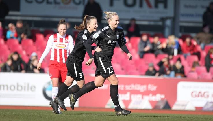 18.02.2018 xcex Deutschland, Köln, Fussball, Frauenfussball Allianz Frauen-Bundesliga Saison 2017 2018 1. FC Köln - 1. FFC Frankfurt Torjubel FFC Frankfurt, Jubel, Freude, Emotionen