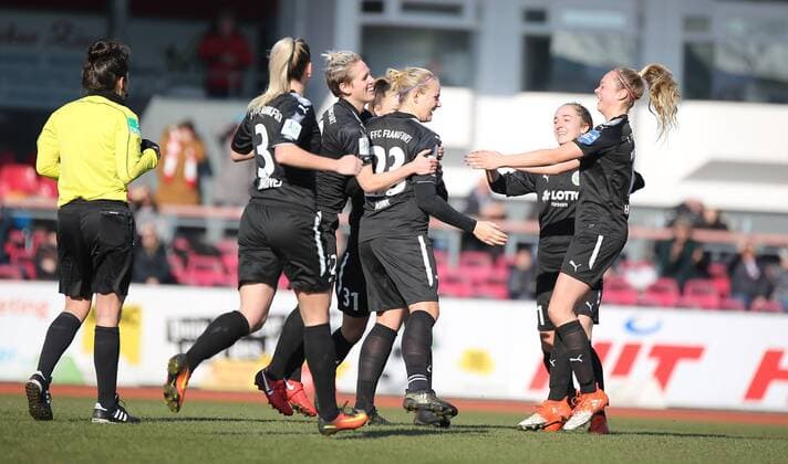 18.02.2018 xcex Deutschland, Köln, Fussball, Frauenfussball Allianz Frauen-Bundesliga Saison 2017 2018 1. FC Köln - 1. FFC Frankfurt Torjubel FFC Frankfurt, Jubel, Freude, Emotionen