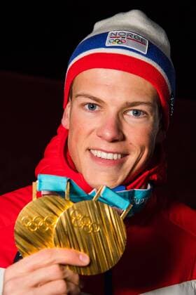 PyeongChang 2018 - Langlauf, 4x10km Staffel Herren Siegerehrung 180218 Johannes Hosflot Klaebo of Norway, celebrating with his medals at a Medal Ceremony for Men s 4x10 km Relay during day nine of the 2018 Winter Olympics on February 18, 2018 in Pyeongchang. Photo: Petter Arvidson BILDBYRAN kod PA 91980 Copyright: PETTERxARVIDSON BB180218PA186