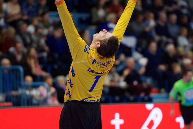 VFL Gummersbach - Die Eulen Ludwigshafen, 18.02.2018 Carsten Lichtlein (VFL Gummersbach, 1); VFL Gummersbach - Die Eulen Ludwigshafen am 18.02.2018 in der Schwalbe Arena in Gummersbach (Deutschland). *** VFL Gummersbach owls Ludwigshafen 18 02 2018 Carsten Lichtlein 1 VFL Gummersbach VFL Gummersbach owls Ludwigshafen on 18 02 2018 in the SCHWALBE arena in Gummersbach Germany xmdx