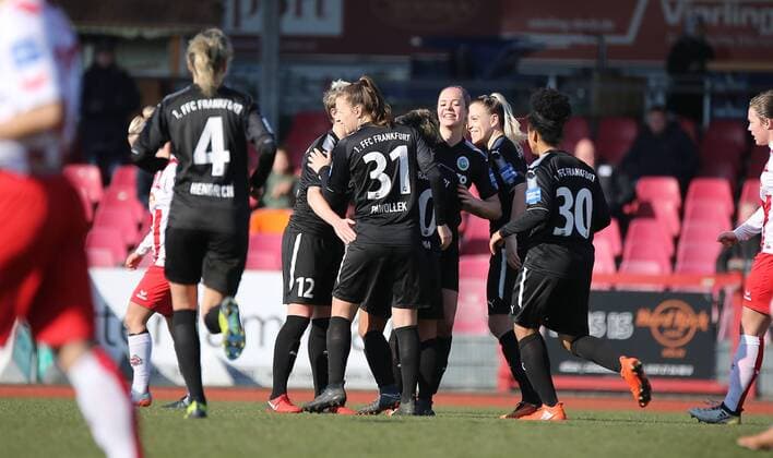 18.02.2018 xcex Deutschland, Köln, Fussball, Frauenfussball Allianz Frauen-Bundesliga Saison 2017 2018 1. FC Köln - 1. FFC Frankfurt Torjubel FFC Frankfurt, Jubel, Freude, Emotionen