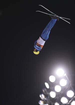 Themen der Woche - SPORT (180218) -- PYEONGCHANG, Feb. 18, 2018 -- Ukraine s Oleksandr Abramenko competes during men s areials final of freestyle skiing at the 2018 PyeongChang Winter Olympic Games Olympische Spiele Olympia OS at Phoenix Snow Park, PyeongChang, South Korea, Feb. 18, 2018. Oleksandr Abramenko claimed champion with 128.51 points. ) (SP)OLY-SOUTH KOREA-PYEONGCHANG-FREESTYLE SKIING-MEN S AERIALS WuxZhuang 