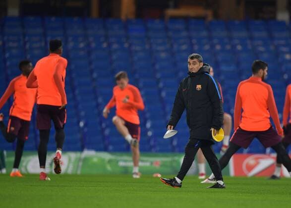 FC Barcelona Barca Training Session Ernesto Valverde manager during the FC Barcelona Training Session at Stamford Bridge, London, UK. Content Not Available For UK Newspapers Copyright: xSimonxDaelx FIL-11379-0009
