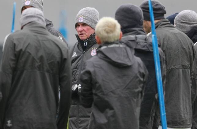 Trainer Jupp Heynckes, seine Mannschaft Fussball FC Bayern München. Abschlußtraining vor dem CL-Spiel gegen Besiktas JK aus Istanbul 19.02.2018