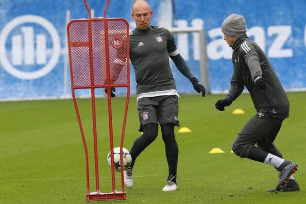 Arjen Robben (li.) und Robert Lewandowski Fussball FC Bayern München. Abschlußtraining vor dem CL-Spiel gegen Besiktas JK aus Istanbul 19.02.2018