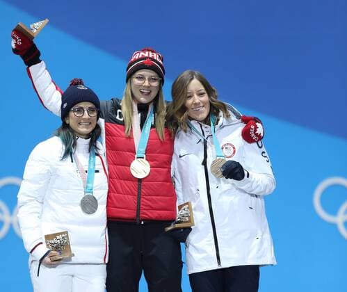 (180220) -- PYEONGCHANG, Feb. 20, 2018 -- Gold medalist Cassie Sharpe of Canada (C), silver medalist Marie Martinod of France (L) and bronze medalist Brita Sigourney of the U.S. pose for photos during medal ceremony of ladies ski halfpipe of freestyle skiing at the 2018 PyeongChang Winter Olympic Games Olympische Spiele Olympia OS at Medal Plaza, PyeongChang, South Korea, Feb. 20, 2018. ) (SP)OLY-SOUTH KOREA-PYEONGCHANG-FREESTYLE SKIING-LADIES SKI HALFPIPE-MEDAL CEREMONY WuxZhuang 