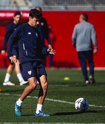20th February 2018, Ramon Sanchez Pizjuan, Seville, Spain; UEFA Champions League football, Sevilla versus Manchester United ManU pre match training and press conference PK Pressekonferenz Jes& xfa;s Navas from Sevilla FC during the training  ActionPlus11990382
