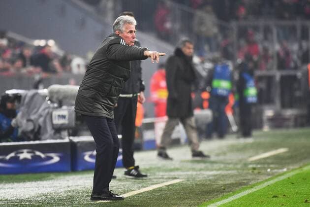 20.02.2018, xjhx, Fussball Champions League, FC Bayern Muenchen - Besiktas Istanbul, emspor, v.l. Trainer Jupp Heynckes (FCB - FC Bayern Muenchen) gibt Anweisung, gestikuliert, mit den Armen gestikulieren, gives instructions, gesticulate Muenchen