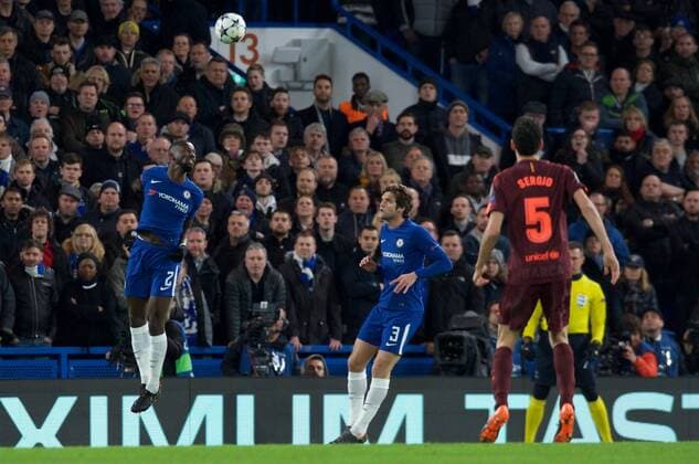 Chelsea v FC Barcelona Barca UEFA Champions League Antonio Rudiger of Chelsea heads the ball clear during the UEFA Champions League match at Stamford Bridge, London Content Not Available For UK Newspapers Copyright: xAlanxStanfordx FIL-11389-0017