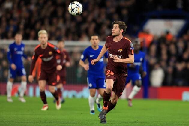 20th February 2018, Stamford Bridge, London, England; UEFA Champions League football, round of 16, 1st leg, Chelsea versus FC Barcelona Barca Sergi Roberto of Barcelona watches the high pass  ActionPlus11990600
