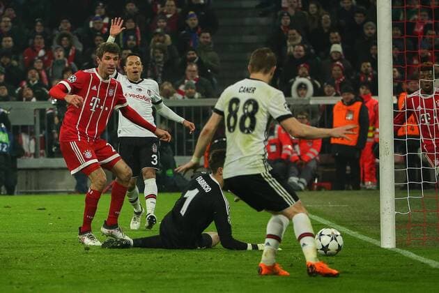 Bilder des Tages - SPORT Munich, Germany 20.02.2018, UEFA Champions League - 2017 18 Season, round of last sixteen, Achtelfinale, FC Bayern Muenchen - Besiktas Istanbul, Thomas Mueller (FCB) erzielt das 1:0 ( DeFodi527