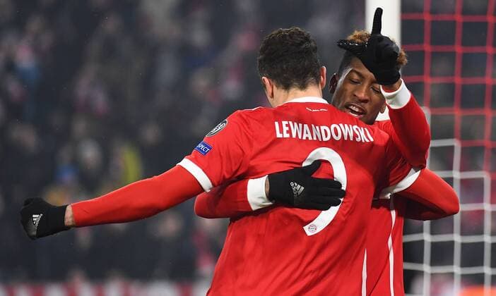 Bilder des Tages - SPORT 20.02.2018, xjhx, Fussball Champions League, FC Bayern Muenchen - Besiktas Istanbul, emspor, v.l. Kingsley Coman (FC Bayern Muenchen), Robert Lewandowski (FC Bayern Muenchen) celebrate the goal, Torjubel zum 2:0 Muenchen