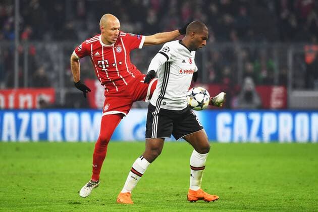 20.02.2018, xjhx, Fussball Champions League, FC Bayern Muenchen - Besiktas Istanbul, emspor, v.l. Arjen Robben (FCB - FC Bayern Muenchen), Ryan Babel (Besiktas Istanbul) Muenchen