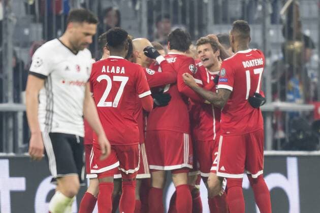 GER, UEFA CL, FC Bayern Muenchen (GER) vs Besiktas Istanbul (TUR) 20.02.2018, Allianz Arena, Muenchen, GER, UEFA CL, FC Bayern Muenchen (GER) vs Besiktas Istanbul (TUR), Achtelfinale, im Bild Jubel nach dem Tor zum 3-0 durch Thomas Mueller (FCB 25) mit David Alaba (FCB 27) Jerome Boateng (FCB 17) Arjen Robben (FCB 10)