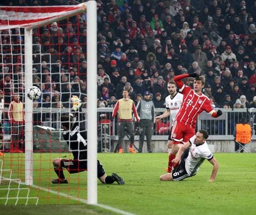 GER, UEFA CL, FC Bayern München (GER) vs Besiktas Istanbul (TR) 20.02.2018, Allianz Arena, München, GER, UEFA CL, FC Bayern München (GER) vs Besiktas Istanbul (TR) , im Bild Thomas Müller (München) erzielt das Tor zum 3:0