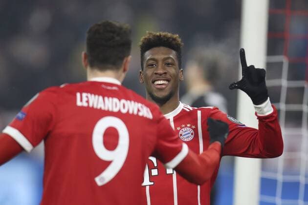 20.02.2018, Fussball UEFA Champions League 2017 2018, Achtelfinale, FC Bayern München - Besiktas Istanbul, in der Allianz Arena München, Torjubel Kingsley Coman (re, Bayern München) mit Robert Lewandowski (FC Bayern München)