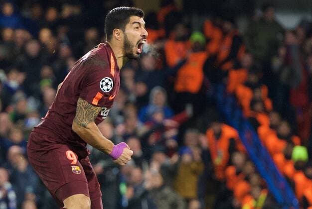Chelsea v FC Barcelona Barca UEFA Champions League Luis Suarez of Barcelona hurtles abuse towards the fourth official during the UEFA Champions League match at Stamford Bridge, London Content Not Available For UK Newspapers Copyright: xAlanxStanfordx FIL-11389-0044