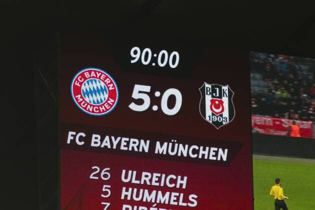 GER, UEFA CL, FC Bayern Muenchen (GER) vs Besiktas Istanbul (TUR) 20.02.2018, Allianz Arena, Muenchen, GER, UEFA CL, FC Bayern Muenchen (GER) vs Besiktas Istanbul (TUR), Achtelfinale, im Bild Endstand auf der Anzeigetafel 5-0