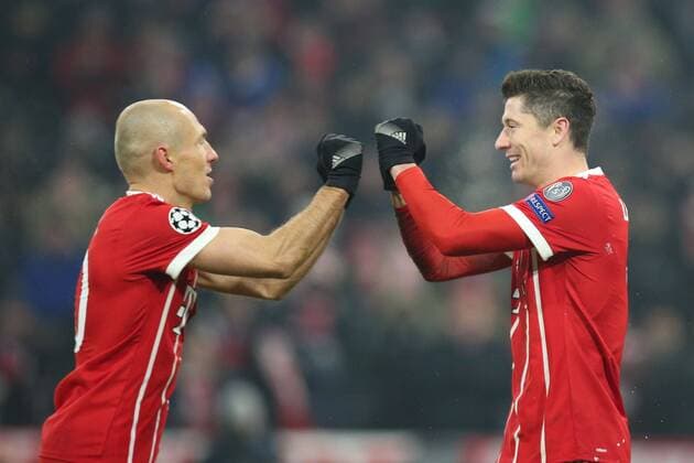 l-r: Torjubel von Arjen Robben 10 (FC Bayern Muenchen) und Robert Lewandowski 9 (FC Bayern Muenchen) zum 5:0, FC Bayern Muenchen vs. Besiktas Istanbul, Fussball, Achtelfinale, Champions League, 20.02.2018 Muenchen Bayern Deutschland