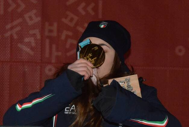 PyeongChang 2018 - Ski Alpin, Abfahrt Damen, Siegerehrung February 21, 2018 - Pyeongchang, South Korea - SOFIA GOGGIA of Italy with her gold medal from the Ladies Downhill ski racing event in the PyeongChang Olympic Games Olympische Spiele Olympia OS Pyeongchang 18: Medal Winners - ZUMAl132 20180221_zap_l132_004 Copyright: xChristopherxLevyx