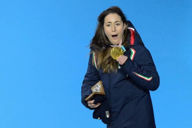 PyeongChang 2018 - Ski Alpin, Abfahrt Damen, Siegerehrung February 21, 2018 - Pyeongchang, South Korea - SOFIA GOGGIA of Italy with her gold medal for the Ladies Downhill ski racing event in the PyeongChang Olympic Games Olympische Spiele Olympia OS Pyeongchang 18: Medal Winners - ZUMAl132 20180221_zap_l132_030 Copyright: xChristopherxLevyx