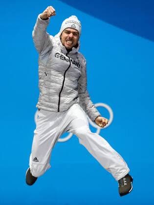 PyeongChang 2018 - Highlights der Olympischen Spiele OLYMPICS - 2018 Winter Olympics PYEONGCHANG,SOUTH KOREA,21.FEB.18 - OLYMPICS,NORDIC SKIING, NORDIC COMBINED - Olympic Winter games Winterspiele Spiele Summer games PyeongChang 2018, Medals Plaza, individual large hill, men, award ceremony. Image shows the rejoicing of ohannes Rydzek (GER). GEPAxpictures xMaticxKlansek