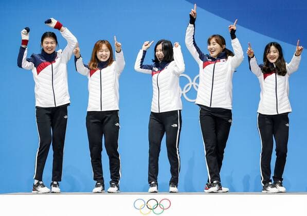 OLYMPICS - 2018 Winter Olympics PYEONGCHANG,SOUTH KOREA,21.FEB.18 - OLYMPICS Speed skating Eisschnelllauf SHORT TRACK - Olympic Winter games Winterspiele Spiele Summer games PyeongChang 2018, Medals Plaza, team pursuit, award ceremony. Image shows the rejoicing of Minjeong Choi, Alang Kim, Yejin Kim, Yubin Lee and Sukhee Shim (KOR). GEPAxpictures xMaticxKlansek