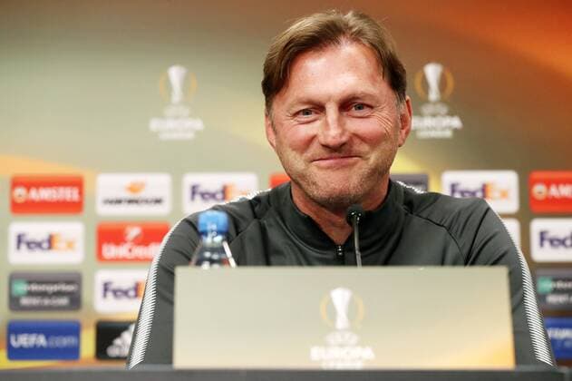 Bilder des Tages - SPORT RB Leipzig - PK Euro League Leipzig, 21.02.2018, Red Bull Arena, Fussball, UEFA EURO EM Europameisterschaft Fussball League , PK am Vortag der Partie im 16el Finale, RB Leipzig vs. SSC Neapel , Im Bild: Trainer Ralph Hasenhüttl Hasenhuettl (RB Leipzig) ,
