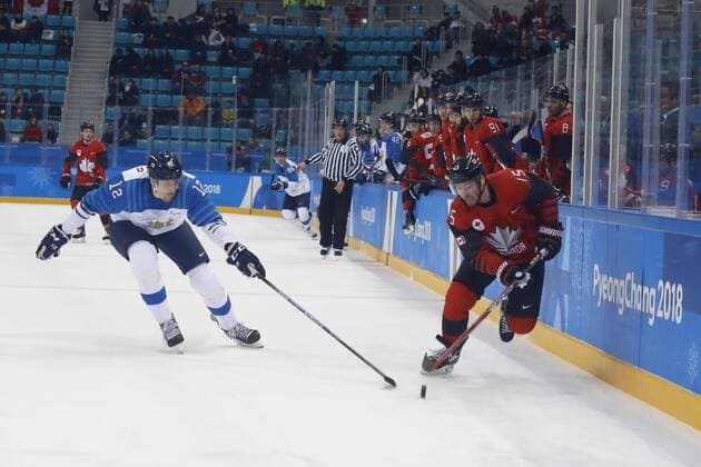 February 21, 2018 - Pyeongchang, KOREA - Canada forward Brandon Kozun (15) and Finland forward Marko Anttila (12) in the men s quarterfinal hockey game between Finland and Canada at the Pyeongchang 2018 Olympic Winter games Winterspiele Spiele Summer games at Gangneung Hockey Centre. Canada beat Finland 1-0. Olympics Pyeongchang 2018: Ice hockey Eishockey Men Team Quarterfinal-CAN-FIN - ZUMAm117 20180221_zaf_m117_242 Copyright: xDavidxG.xMcintyrex